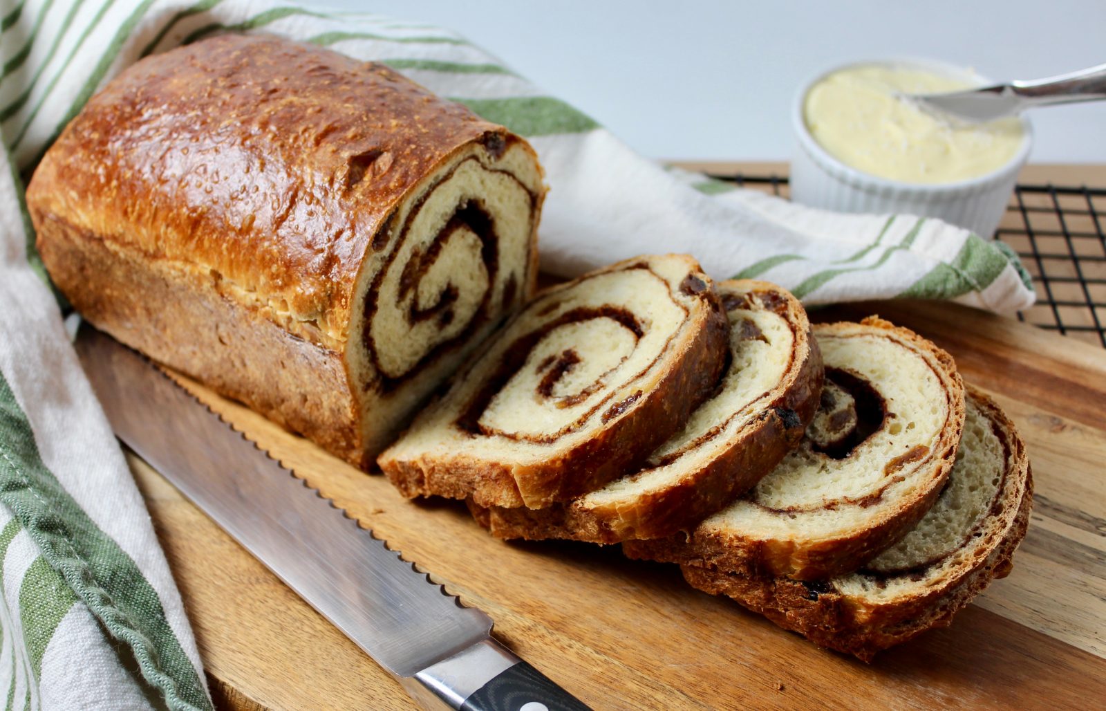 Easy Homemade Cinnamon Swirl Bread Recipe – Soft & Sweet